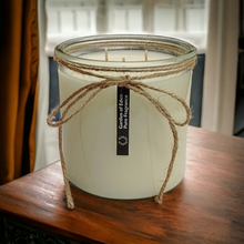 Load image into Gallery viewer, MEGA TRIPLE WICKED Rustic, Clear Glass Jar, Natural Soy Wax Candle, 850g - Garden of Eden Pure Fragrance