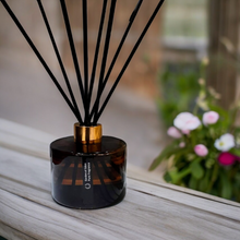 Load image into Gallery viewer, Amber Reed Diffuser Glass Bottle With Gold Lid, 200ml - Garden of Eden Pure Fragrance